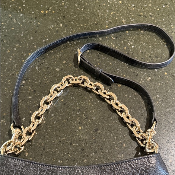 Gucci Black GG Emblem Handbag large shoulder bag - Picture 5 of 11